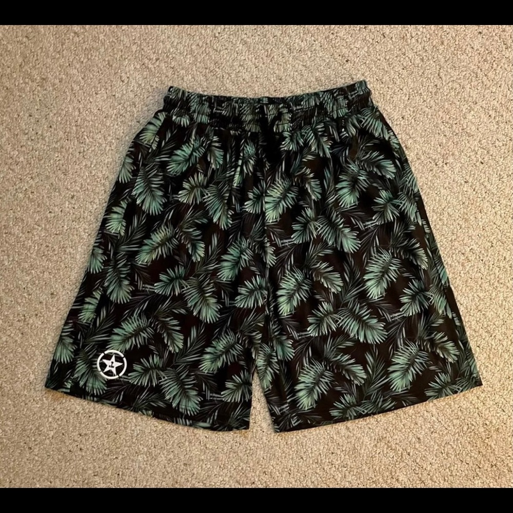 New Achievement Hunter Boardshorts - M